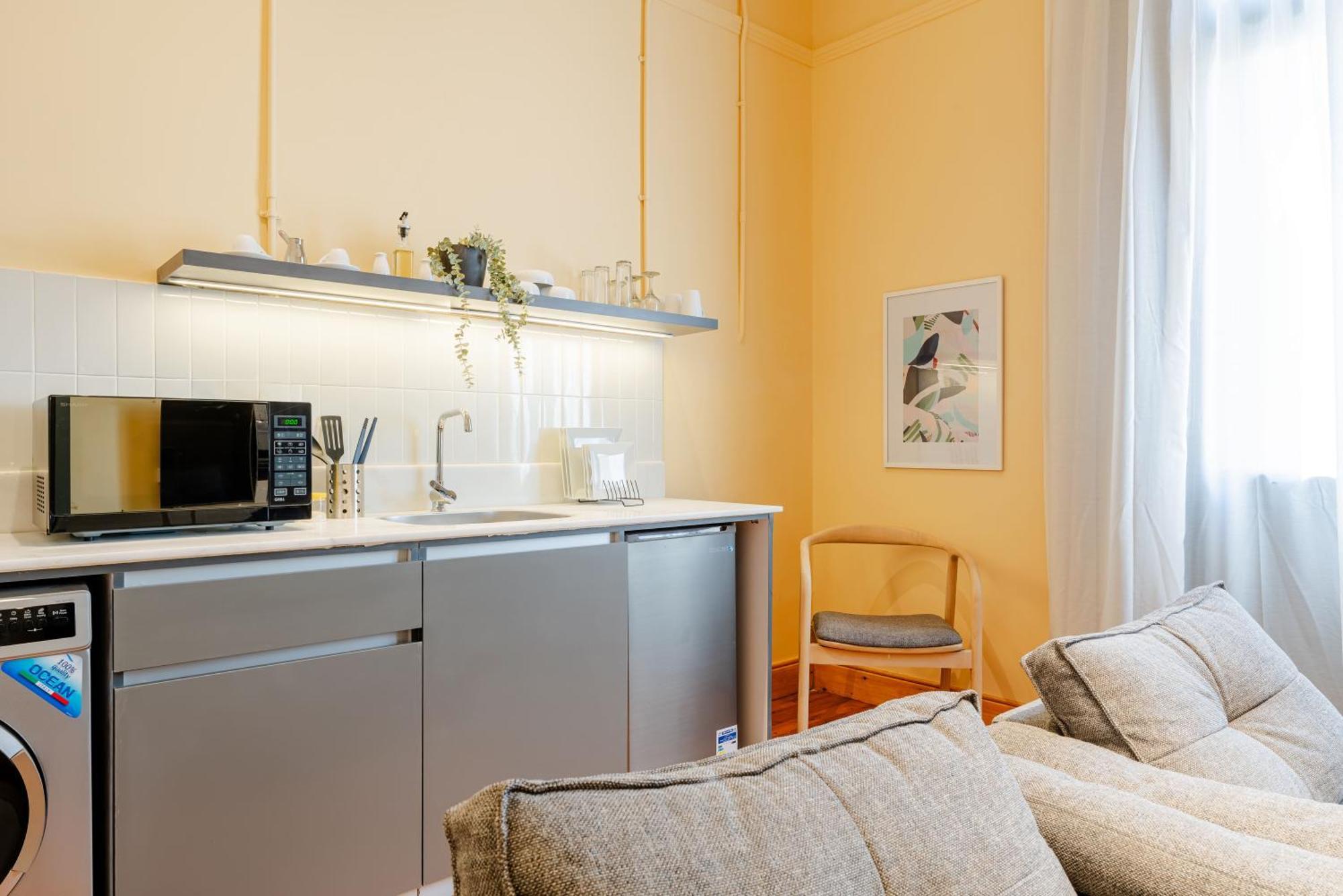 Grey L Studio Apartments Downtown Alexandria Menasce House Exterior foto